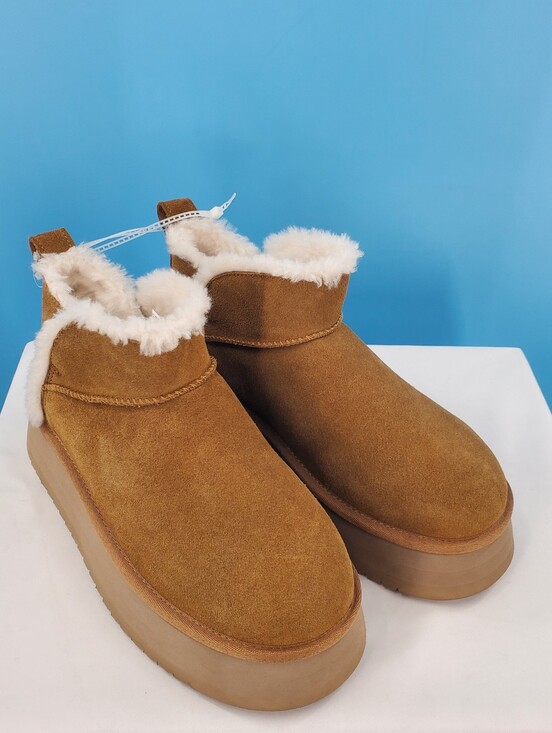 Koolaburra Shoes - Brand New Koolaburra platform boots 8